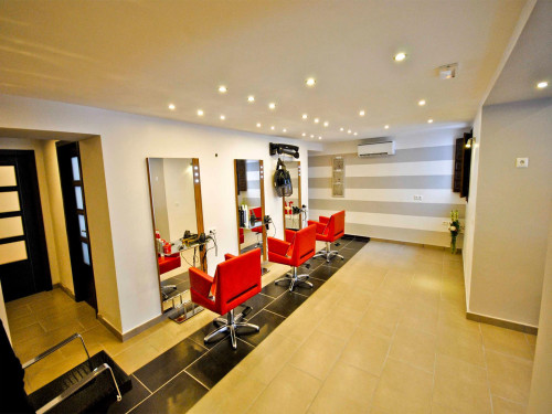 Rumours Hair Salon Puente don Manuel, English speaking, modern cuts and colours