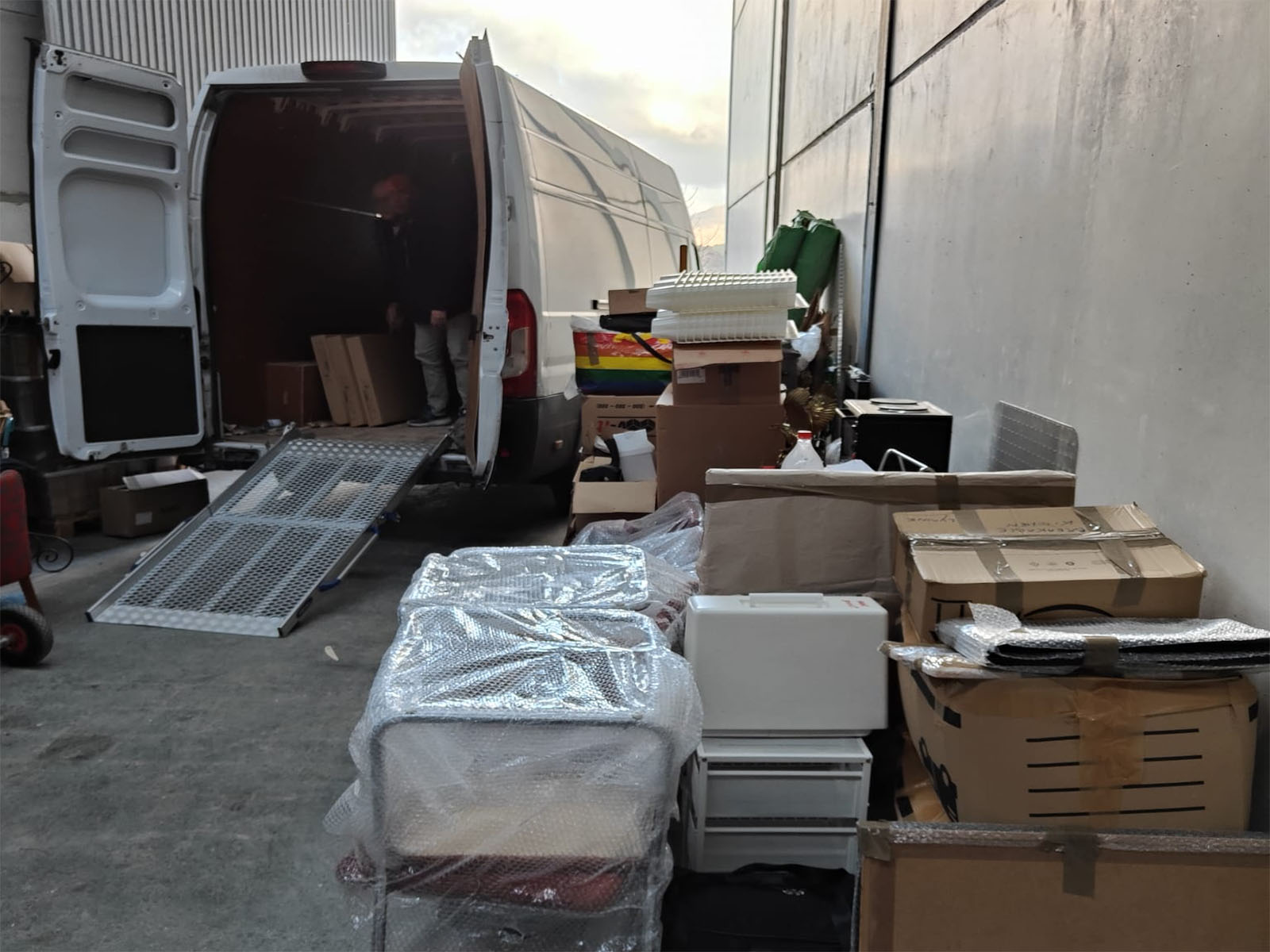 Man And Van In Spain, Removals and Storage Facilities in Spain, Axarquia and UK